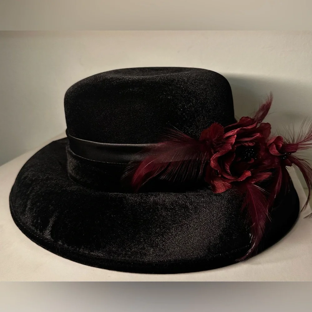 Elegant Black Toucan Collection hat